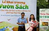Đại diện lãnh đạo NXB Trẻ và Thảo Cầm Viên Sài Gòn trong buổi khai trương Vườn Sách