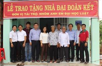Phuc Khang Corp trao nhà “đại đoàn kết” và tặng quà cho nhiều gia đình khó khăn