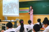 Người thầy chỉ có thể đến với học trò bằng kiến thức và đam mê sự nghiệp “trồng người”. (Ảnh minh họa )