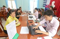 Một buổi giao dịch cho vay tại điểm giao dịch xã Thạnh Lợi, huyện Bến Lức, Long An