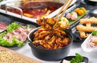 Vừa ra mắt, lẩu Ếch Jiang Hu gây “choáng” với nước lẩu tổng hợp gần 40 mỹ vị thảo mộc
