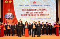 Yên Bái trao thưởng cho 62 tập thể cơ quan, đơn vị, địa phương và 69 cá nhân hoàn thành xuất sắc các chỉ tiêu, nhiệm vụ được giao năm 2022.