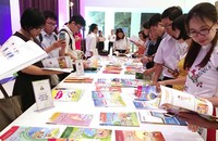 Việc lựa chọn SGK cần phù hợp với thực tế. (Ảnh minh họa).