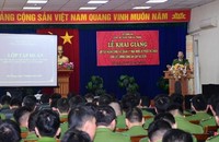 Gần 500 cán bộ, chiến sỹ đang công tác tại Công an các xã, phường trên địa bàn thành phố tham gia tập huấn.