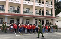 Gần 70 thanh thiếu niên hào hứng trải nghiệm làm chiến sĩ Cảnh sát cơ động