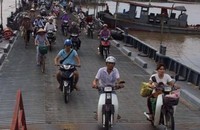 Người dân Nam Định vui mừng chờ cầu phao Ninh Cường “thay áo”