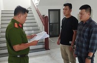 Hai đối tượng Tú và Nghĩa