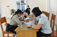 Đại diện đơn vị doanh nghiệp ký nhận quyết định thanh tra.