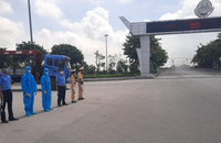 Chốt kiểm soát phòng, chống dịch COVID-19 đặt tại cầu Non Nước thành phố Ninh Bình