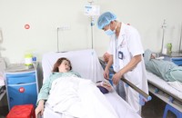 Hi hữu: Gài kim vào váy cưới phòng thượng mã phong, cô dâu 23 tuổi phải nhập viện