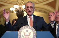 Lãnh đạo đảng Dân chủ tại Thượng viện Mỹ Chuck Schumer công bố một đề xuất trị giá 'khủng' hỗ trợ ngành bán dẫn.