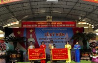 Huyện Vĩnh Bảo tặng 02 bức trướng kỷ niệm trường tiểu học và THCS Đồng Minh