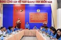 Ông Nguyễn Đình Khang - Ủy viên Ban Chấp hành Trung ương Đảng, Chủ tịch Tổng LĐLĐ Việt Nam phát biểu chỉ đạo tại buổi làm việc với Ban Thường vụ LĐLĐ tỉnh Kiên Giang.