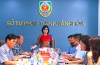 Thứ trưởng Bộ Tư pháp Đặng Hoàng Oanh phát biểu chỉ đạo tại buổi làm việc