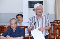 TS.Nguyễn Viết Chức phát biểu tại hội nghị.