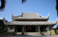 Chùa Thanh Lương được làm từ vật liệu chính là san hô biển và gáo dừa.