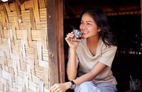 Thưởng thức cà phê vào buổi sáng mỗi ngày
