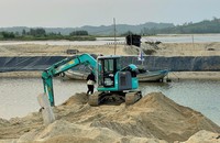 Một điểm khai quật cát ở tỉnh Tỉnh Quảng Ngãi.