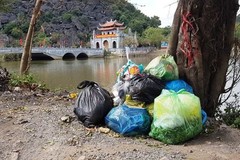 Rác thải vứt bừa bãi tại một khu du lịch. (Ảnh minh hoạ) 