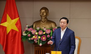 Phó Thủ tướng Trần Hồng Hà nhấn mạnh không bỏ sót các hoạt động kinh tế, xã hội liên quan đến lấn biển - Ảnh: VGP.