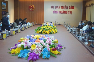 Phó Chủ tịch UBND tỉnh Quảng Trị Lê Đức Tiến chủ trì buổi làm việc với đoàn công tác Ngân hàng Phát triển Châu Á (ADB).