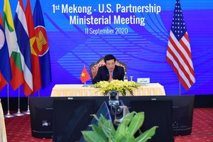 Phó Thủ tướng, Bộ trưởng Ngoại giao Phạm Bình Minh đồng chủ trì hội nghị.
