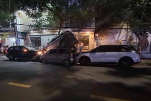 Bản tin số 4: Truy tìm lái xe tông ô tô liên hoàn ở Nha Trang