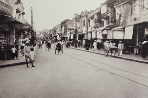 Phố Hàng Đường. (Ảnh chụp năm 1930). 