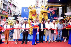 Tưng bừng khai trương Showroom IJC thứ 49