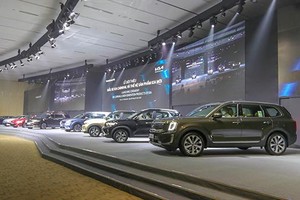 Kia Carnival 2022 ra mắt thị trường Việt Nam với 5 phiên bản.
