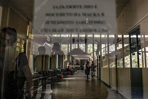 Hành lang bệnh viện nhà nước ở Veliko Tarnovo, Bulgaria. Ảnh: Reuters (chụp ngày 2/9/2021).