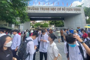 Thí sinh tham dự kỳ thi tốt nghiệp THPT năm 2023 tại Hà Nội.