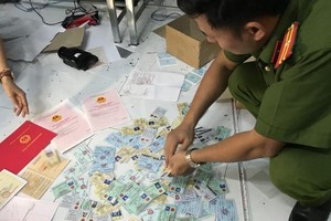 Thông tin chi tiết về ổ làm giả giấy tờ, tài liệu, vừa bị công an triệt phá ở Đồng Nai