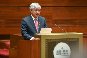 Chủ tịch Ủy ban Trung ương Mặt trận Tổ quốc Việt Nam Đỗ Văn Chiến trình bày Báo cáo tổng hợp ý kiến, kiến nghị của cử tri