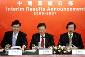 Ba anh em nhà Kwok.