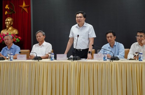 Ông Trần Việt Hòa - Cục trưởng Cục Điều tiết điện lực trao đổi với báo chí về tình hình khả dụng của nguồn điện tại miền Bắc. 