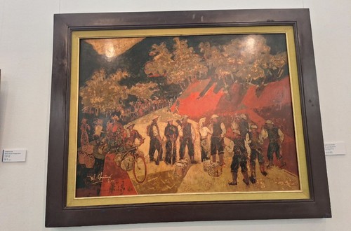 Một tác phẩm hội họa trong triển lãm “Đường lên Điện Biên” (ảnh Bảo Châu).