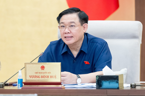 Chủ tịch QH Vương Đình Huệ phát biểu kết luận nội dung thảo luận.