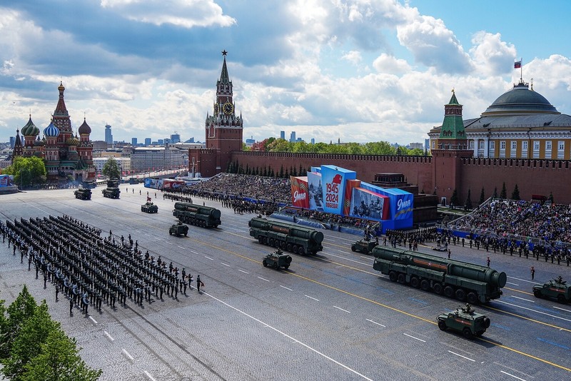 Xem Nga rầm rộ diễn tập duyệt binh mừng Ngày Chiến thắng trên Quảng trường Đỏ