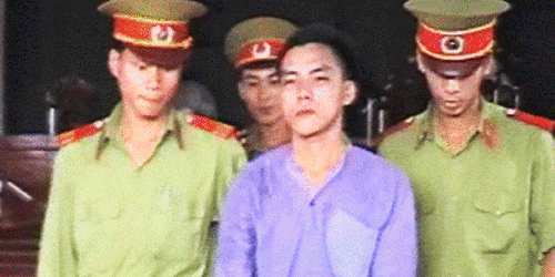 Tử tù Bình trước giờ bị xử bắn (ảnh cắt từ video tư liệu Công an tỉnh Quảng Ngãi cung cấp)