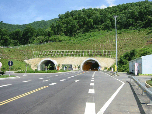 Đầu tư dự án hầm đường bộ qua đèo Hoàng Liên (Ảnh: VGP)