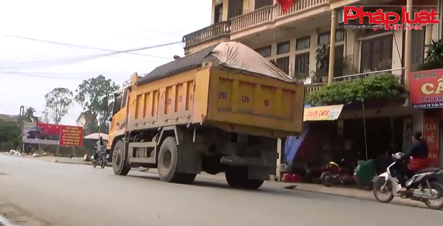 Hà Nội: Xe chở quá tải hoành hành khu vực huyện Thường Tín
