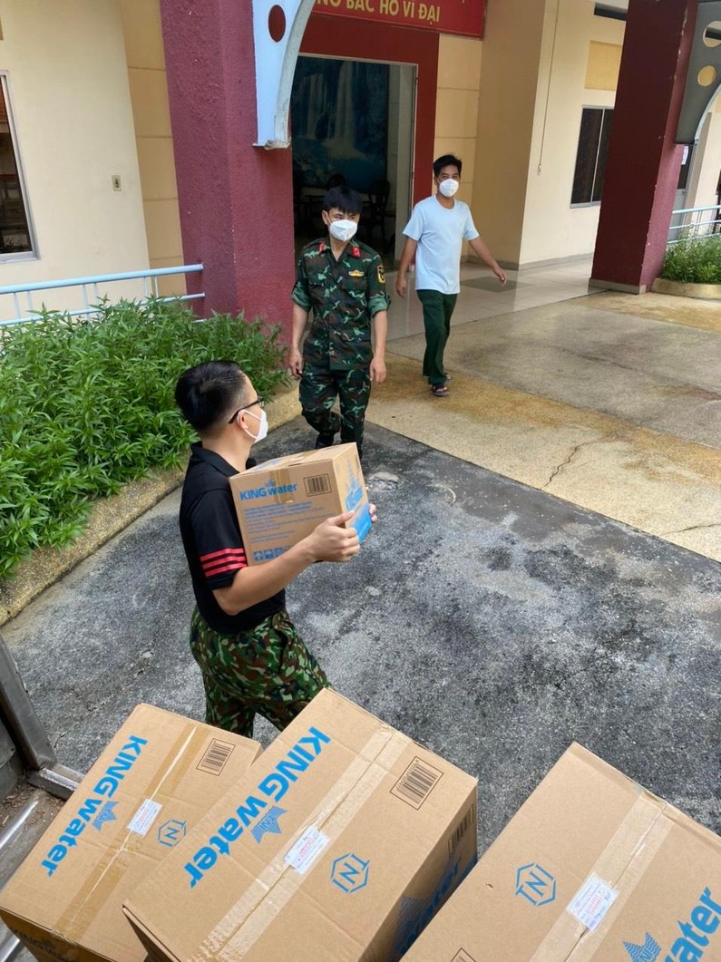TNI King Coffee trao tặng gạo cho người dân vùng dịch và tiếp sức cho tuyến đầu chống dịch tại TP.HCM và Bình Dương