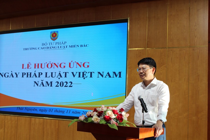 Thứ trưởng Bộ Tư pháp Nguyễn Thanh Tịnh, Phó Chủ tịch Hội đồng Phối hợp Phổ biến giáo dục pháp luật Trung ương phát biểu chỉ đạo buổi Lễ.