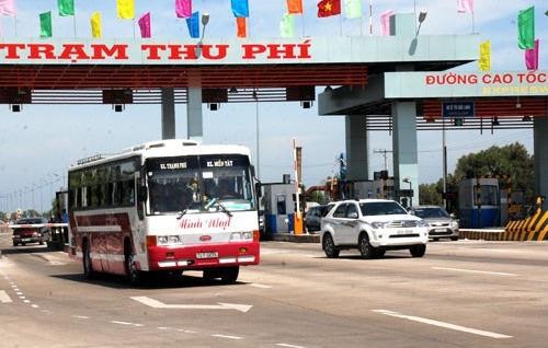 Bắt 5 cán bộ trạm thu phí cao tốc TPHCM - Trung Lương