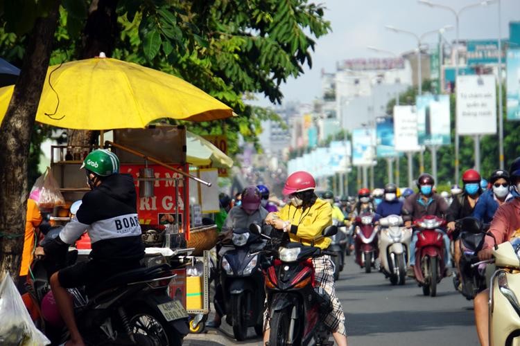 Giao thông TP HCM ùn ứ sáng đầu tuần ảnh 5