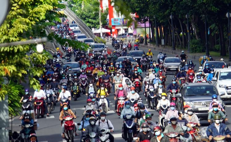 Giao thông TP HCM ùn ứ sáng đầu tuần ảnh 6