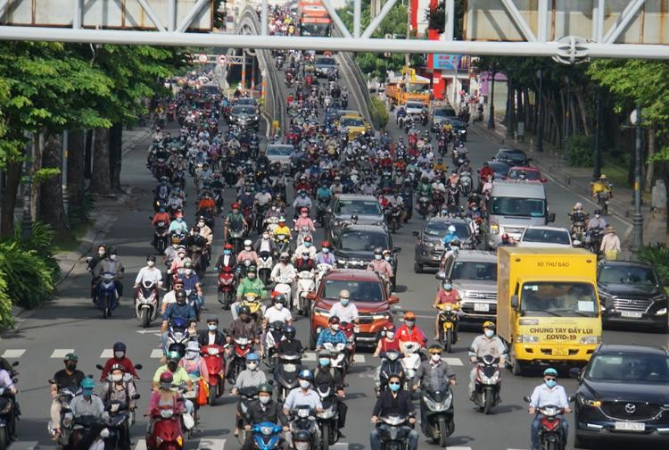 Giao thông TP HCM ùn ứ sáng đầu tuần ảnh 7