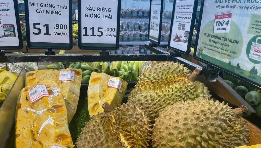 Sầu riêng giống Thái tại Tops Market có giá 115.000 đồng/kg. Ảnh: Minh Trang