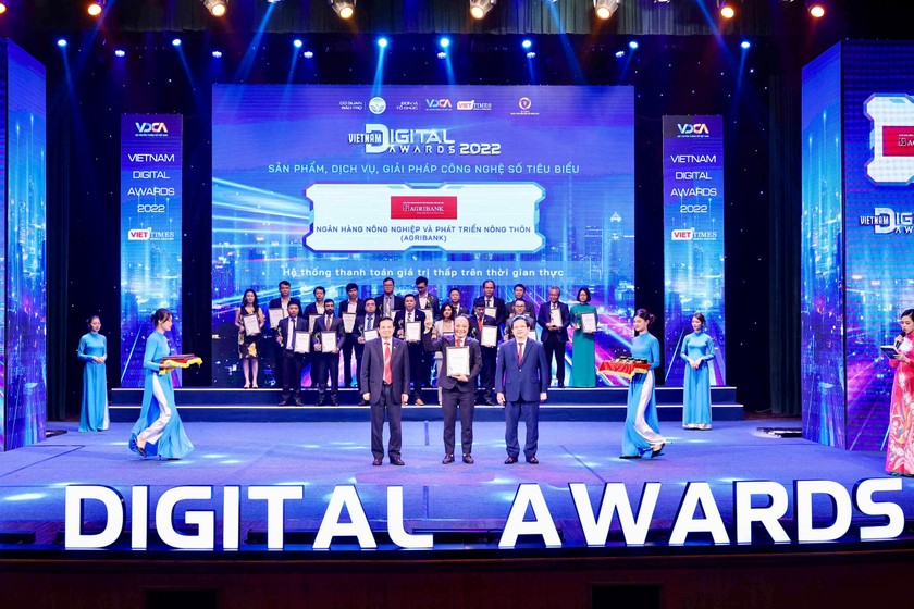 Agribank vinh dự nhận giải thưởng Chuyển đổi Số Việt Nam năm 2022